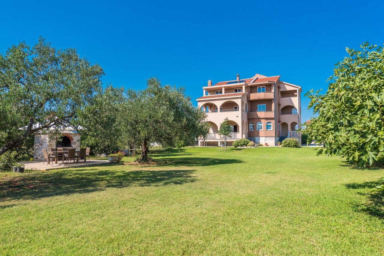 Luxury Apartments Garden Сукошан Экстерьер фото