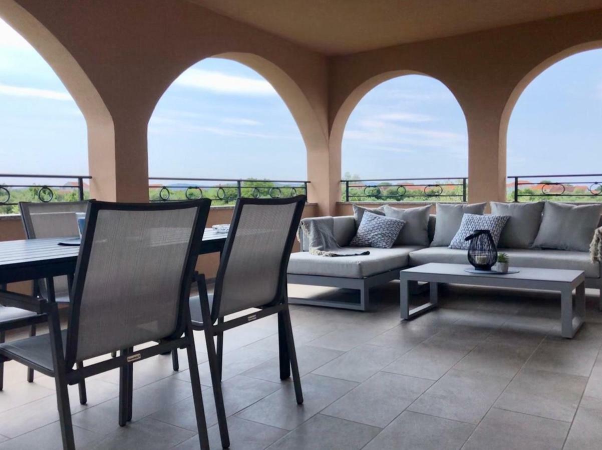 Luxury Apartments Garden Сукошан Экстерьер фото